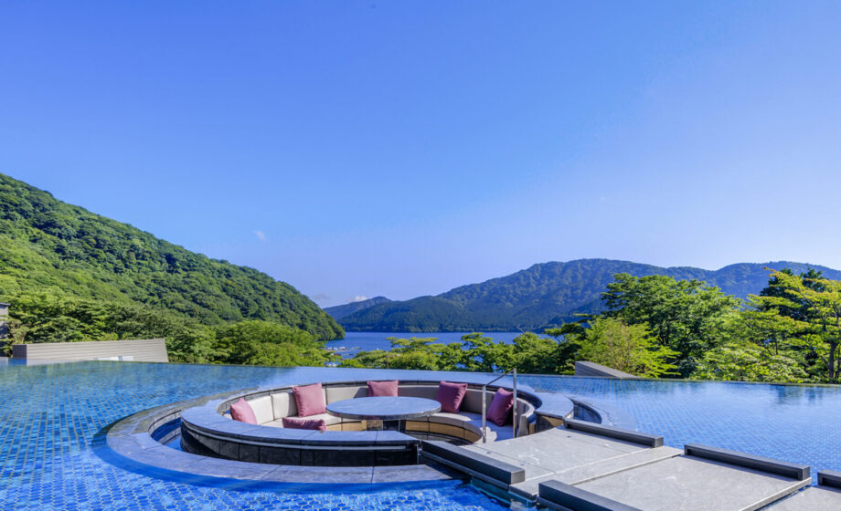 きらめく芦ノ湖のほとりで、こころ花やぐ大きなくつろぎ。
