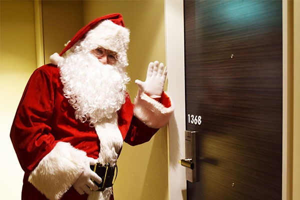サンタがお部屋にプレゼントをお届けするプランなど「クリスマス特別宿泊プラン」を販売~大好きな人の笑顔に出会って、とっておきのクリスマスを!~