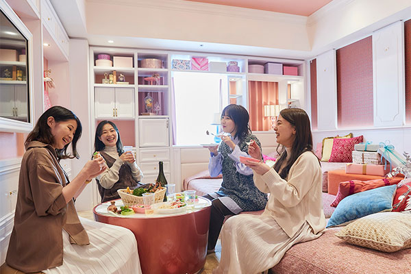 サンタがお部屋にプレゼントをお届けするプランなど「クリスマス特別宿泊プラン」を販売~大好きな人の笑顔に出会って、とっておきのクリスマスを!~