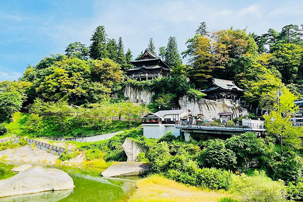 1室限定の赤べこ尽くし体験!会津のシンボル・赤べこ発祥の地「柳津町」とのコラボプランが誕生 赤べこ80匹以上をデコレーションした客室「べこれーしょんるーむ」登場