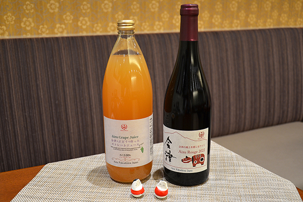 新鶴ワイナリーの会津産ワインとぶどうジュース