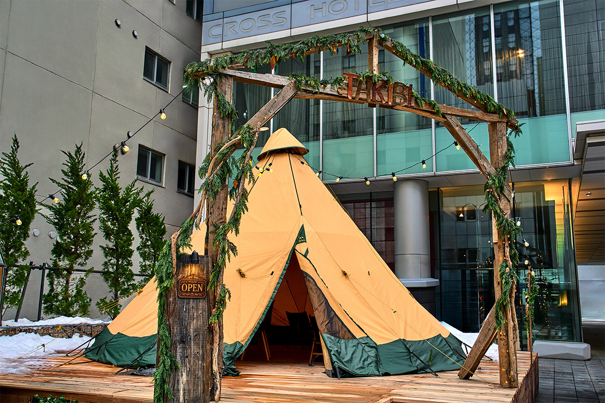 焚火の揺らぎで心がほぐれる“新・没入スポット”「マチナカTAKIBI BAR」本日より開催