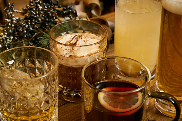 焚火の揺らぎで心がほぐれる“新・没入スポット”「マチナカTAKIBI BAR」本日より開催