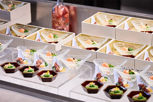 はなをりに春到来！日帰りで楽しめる春のビュッフェと、ストロベリー＆ピーチの新作パルフェのご案内