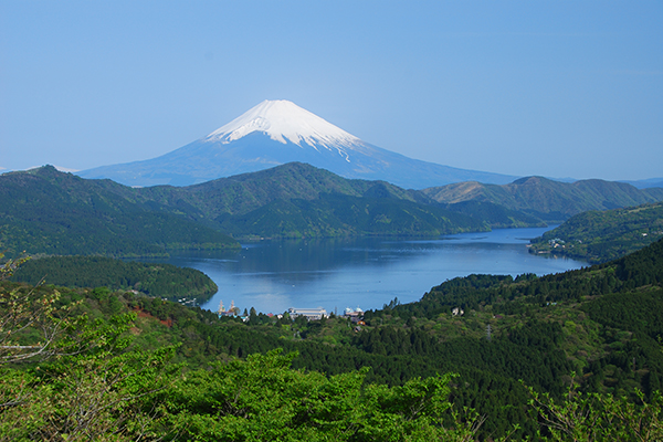 「ペットボトル水平リサイクル事業」に箱根町・サントリーグループと共に取り組む、脱炭素・資源循環を推進