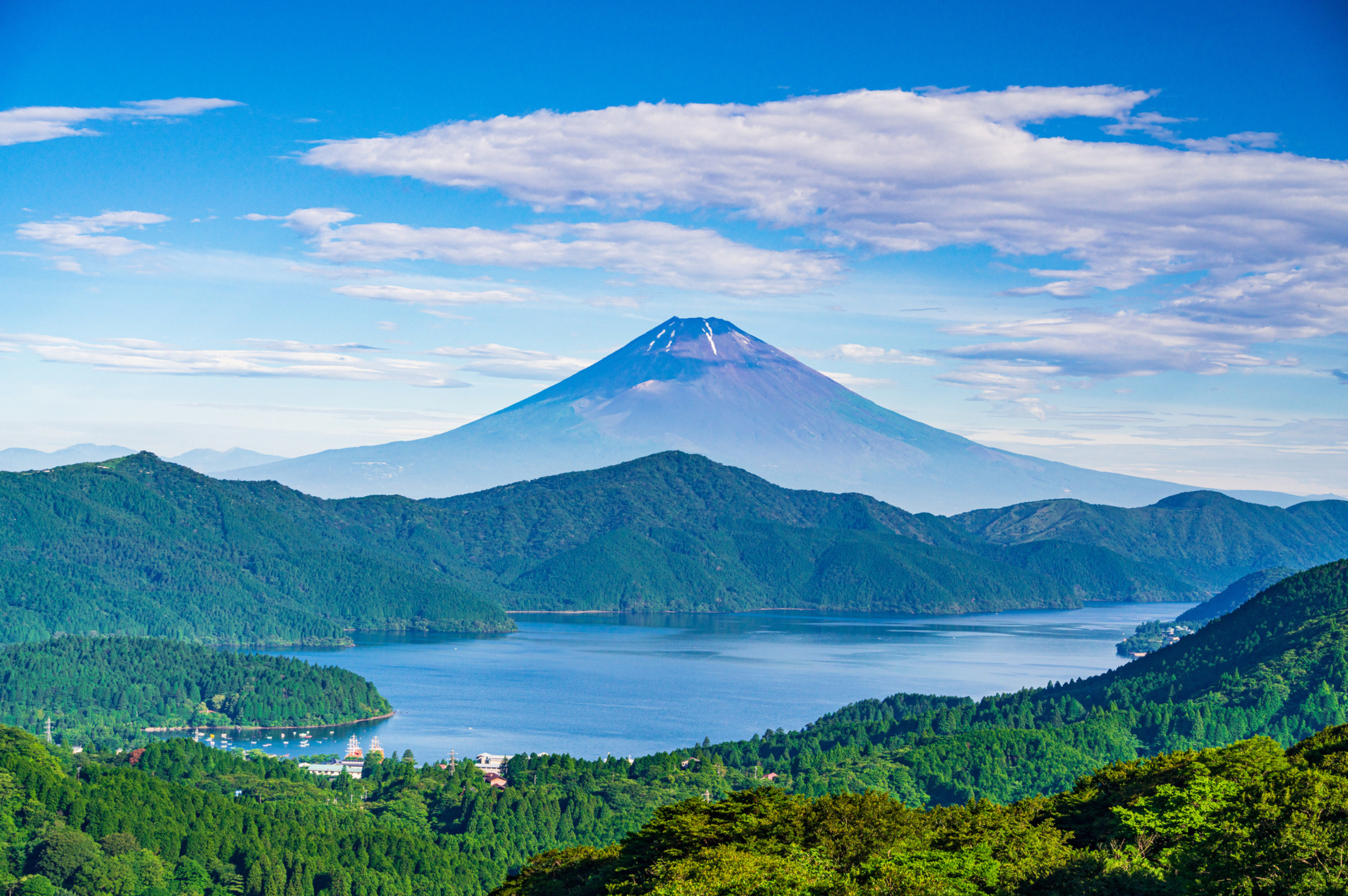 箱根・芦ノ湖の四季折々の魅力