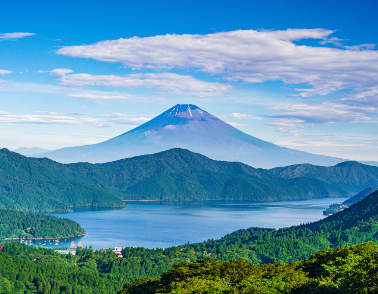 箱根・芦ノ湖の四季折々の魅力