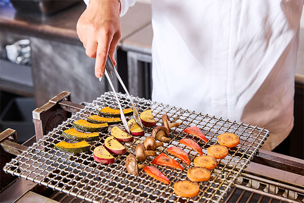 はなをり 夏限定の贅沢を目の前で！はなをりビュッフェメニューがライブキッチンとともに刷新
