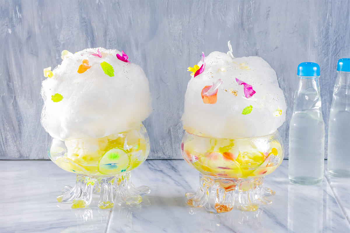 クロスホテル京都 “綿菓子が消える”変化系かき氷の進化!シャリシュワ食感がクセになる「シャリシャリメロンクリームソーダ~綿菓子とラムネと~」7月1日(火)よりスタート!