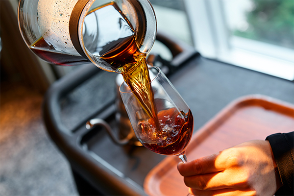 毎回人気の土日祝限定ランチ“ライブ感”と“おもてなし”でビュッフェのイメージを超える体験が登場。