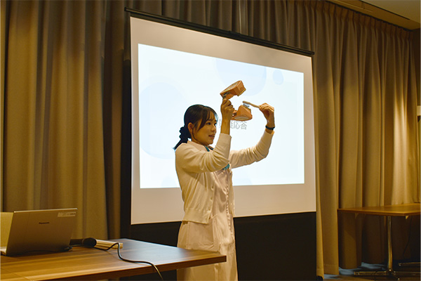 ユニバーサル・スタジオ・ジャパンのオフィシャルホテルホテル ユニバーサル ポート、ホテル ユニバーサル ポート ヴィータにてオーラルケア社内研修プログラムを実施