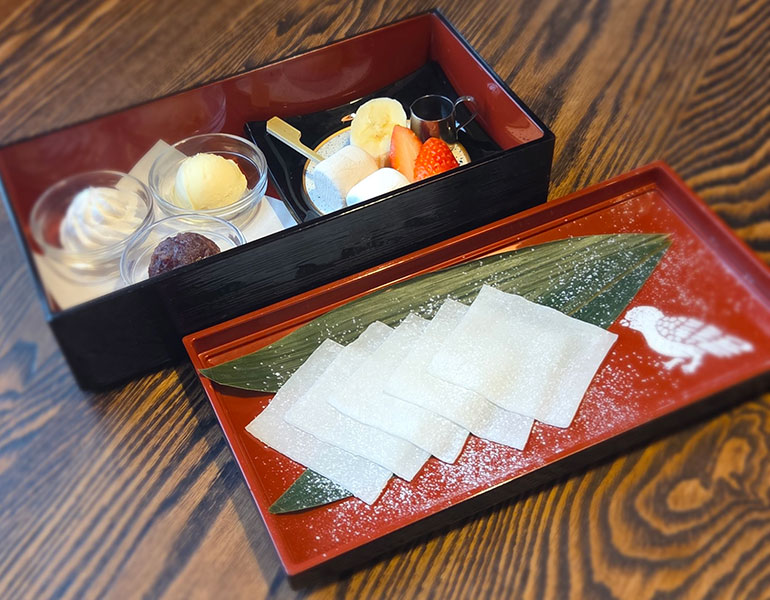 ▲手巻き大福＜画像提供：筥崎 鳩太郎商店＞