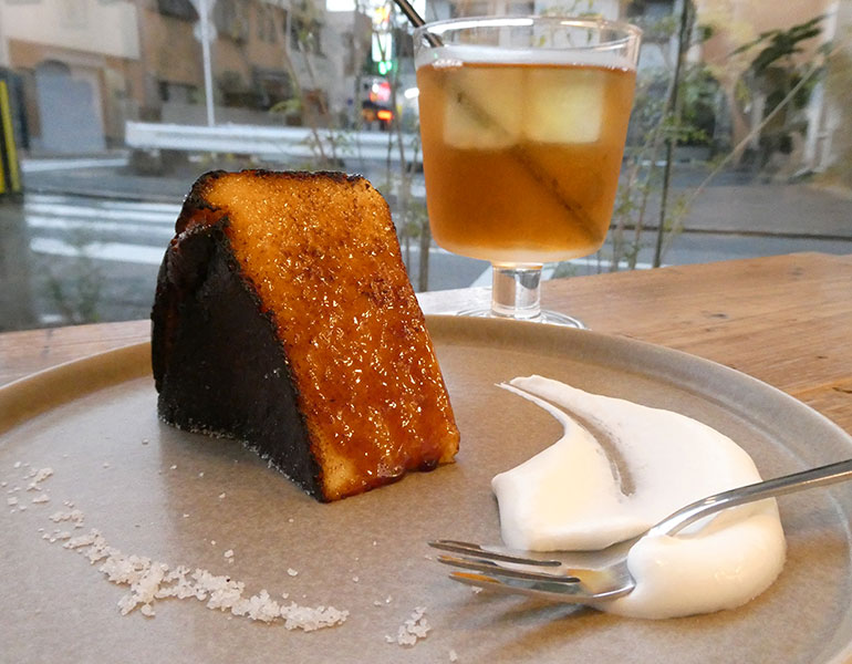 ▲ブリュレバスクチーズケーキと八女和紅茶