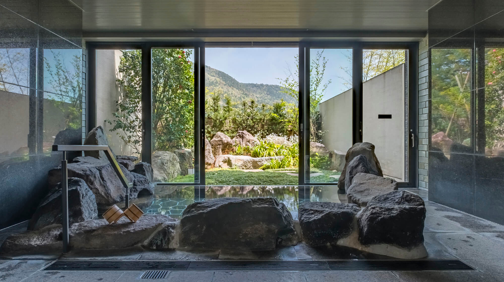 ▲貸切風呂「岩の湯」