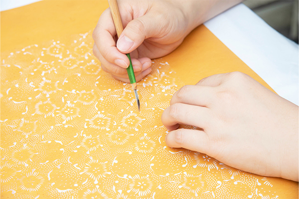 冬の贈り物に、藍染の美を。静岡の郷土工芸品『みくりや染織』作品をショップ＆ギャラリーで販売