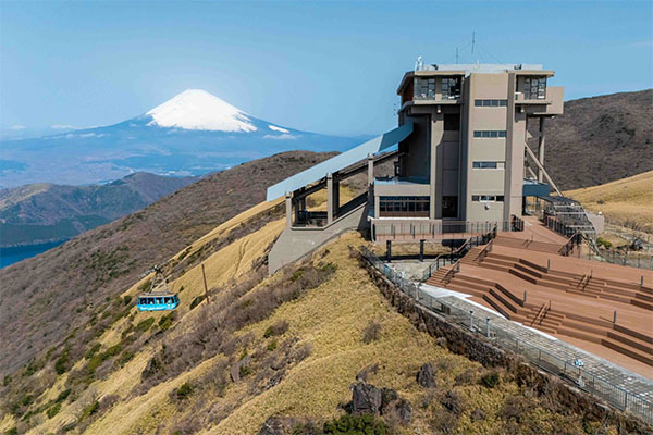 自身のペースで芦ノ湖畔を散策しながら箱根三社参り湖畔を歩き、心を整え、三社の加護を授かる参拝旅行