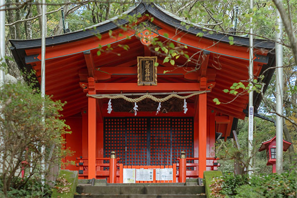 自身のペースで芦ノ湖畔を散策しながら箱根三社参り湖畔を歩き、心を整え、三社の加護を授かる参拝旅行